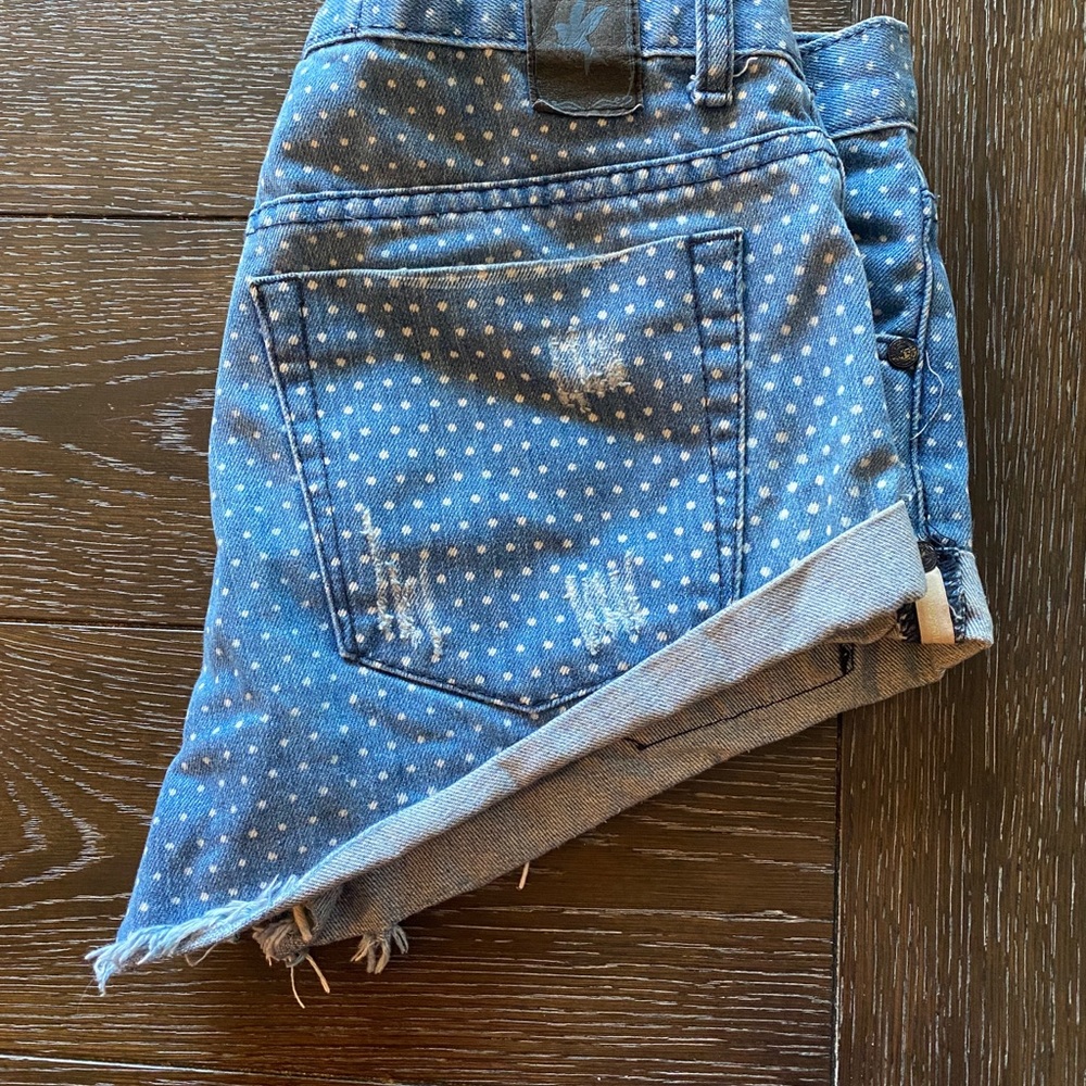ONE TEASPOON 'Bandit' distressed polka
dot denim shorts. Cutoff and cuffed. - Picture 6 of 7